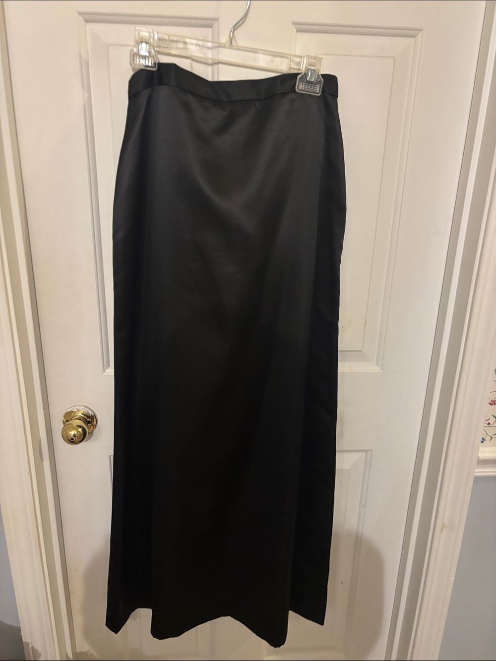 Elegant Black Maxi Skirt - Sleek Women's Floor-Length Skirt